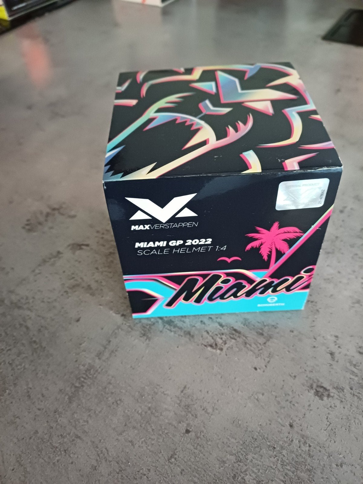Schaalmodel Helm Max Verstappen Miami GP 2022 1:4, Overige merken, Nieuw, Ophalen of Verzenden, Groter dan 1:32