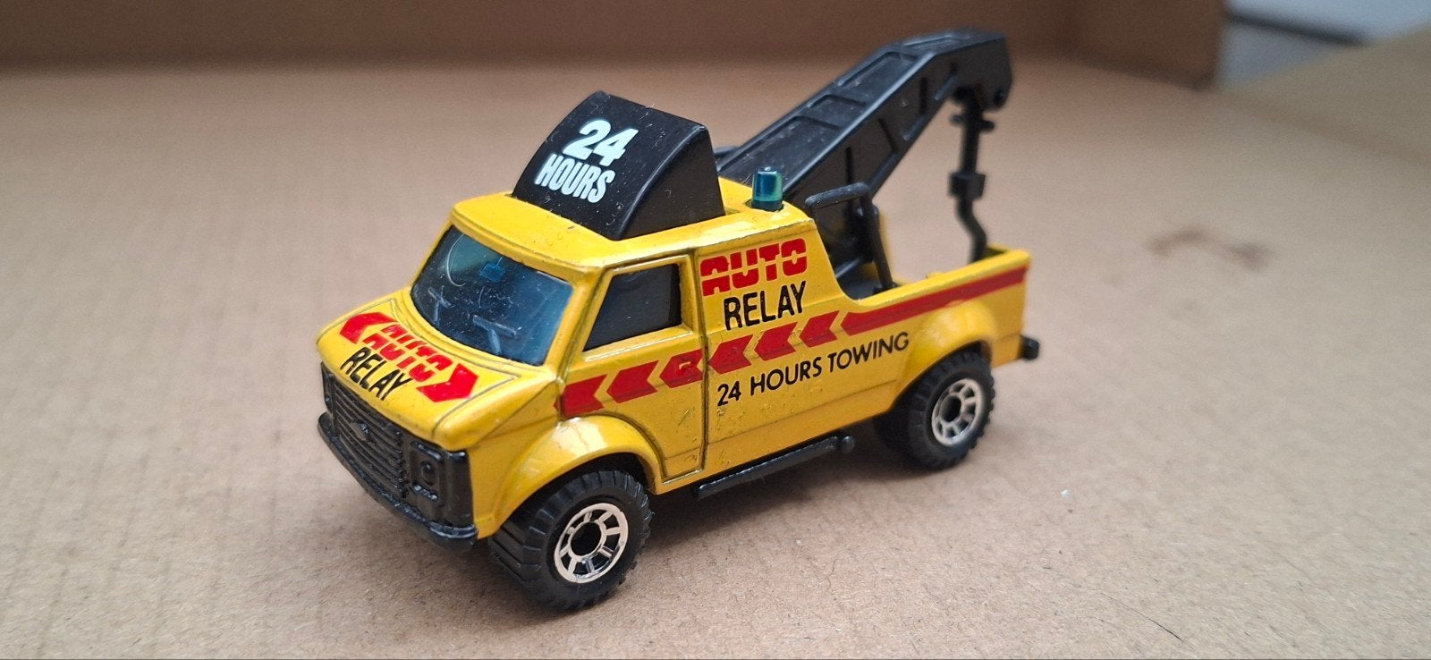 Matchbox Auto Relay 24 Hours Towing sleepwagen, Ophalen of Verzenden, Gebruikt