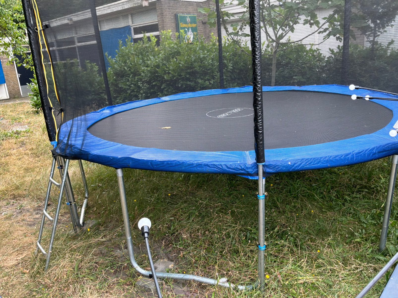 Grote trampoline, Ophalen, Zo goed als nieuw