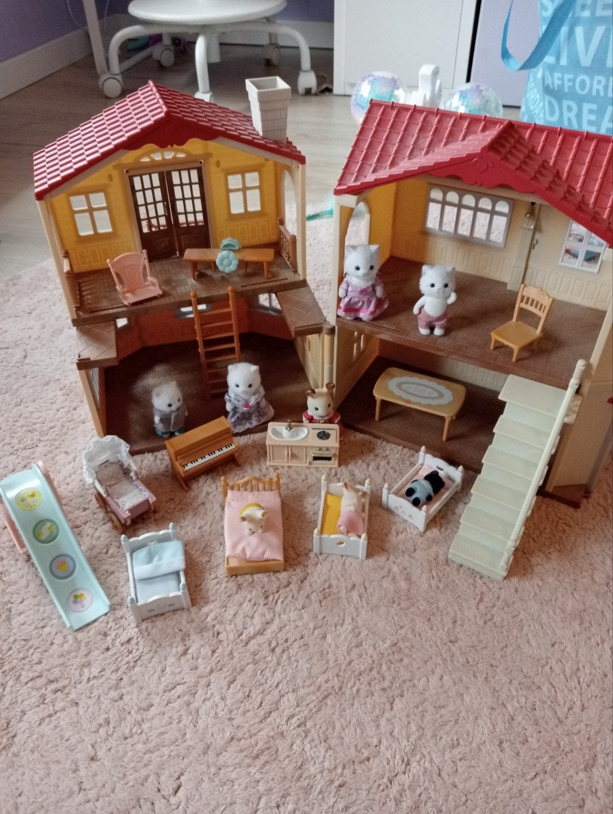 Sylvanian Families Poppenhuis met Meubels en Poppen, Kinderen en Baby's, Ophalen of Verzenden, Gebruikt, Poppenhuis