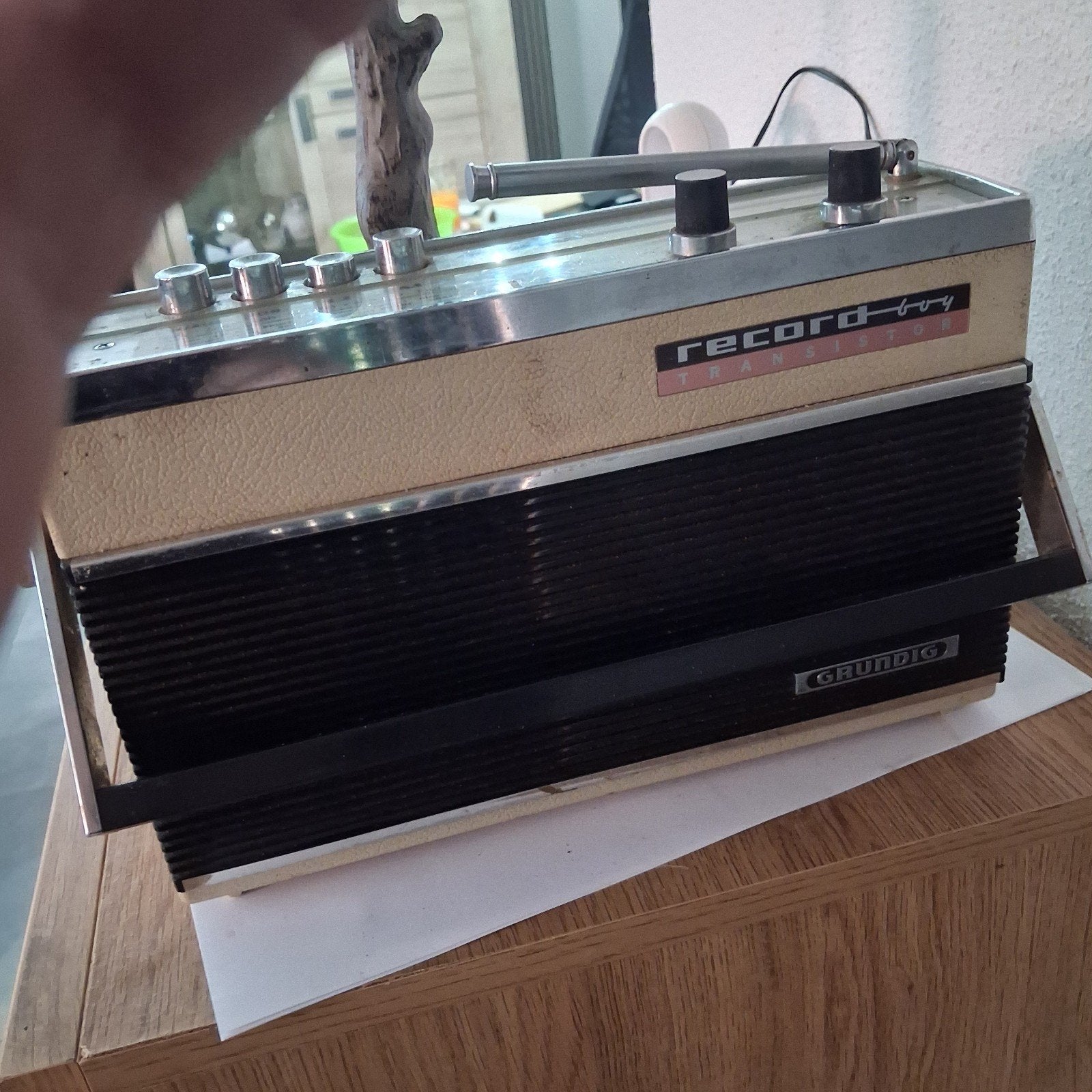 mooie transistor radio grundig record boy, Audio, Tv en Foto, Vintage Televisies, Ophalen of Verzenden, Grundig