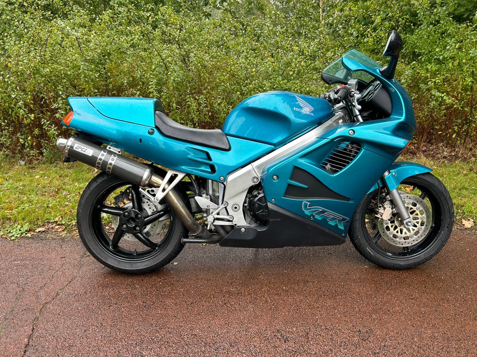 Prachtige VFR750 in unieke kleur, Sportuitlaat, 4 cilinders, Motorrijbewijs A, Gebruikt