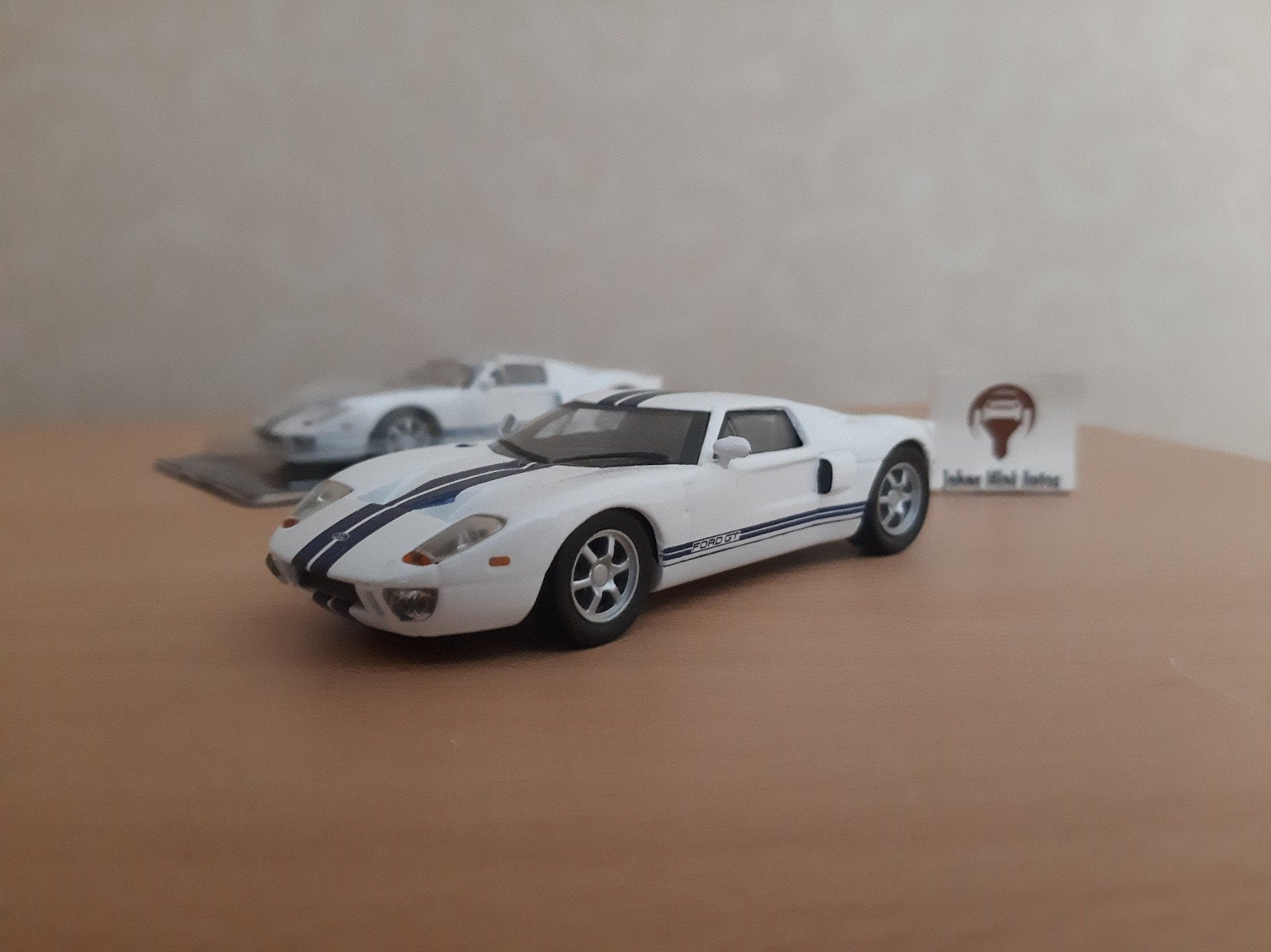 Ford GT40 uit 2002 in 1:43, Overige merken, Auto, Nieuw, Ophalen of Verzenden