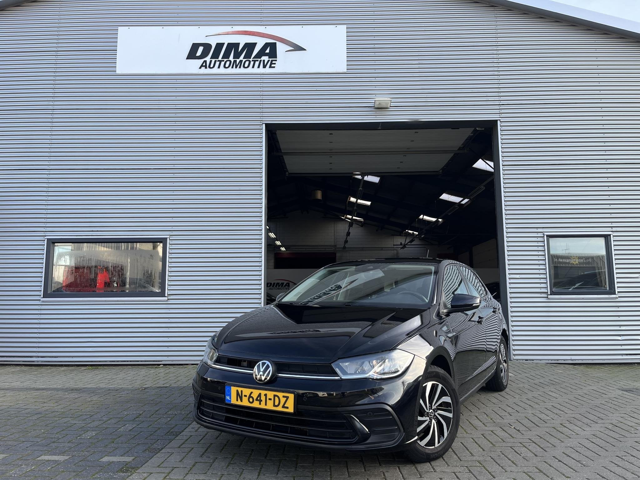 Volkswagen Polo 1.0 TSI Life / LED / Car-Play, Voorwielaandrijving, Dealer onderhouden, Stof, Gebruikt