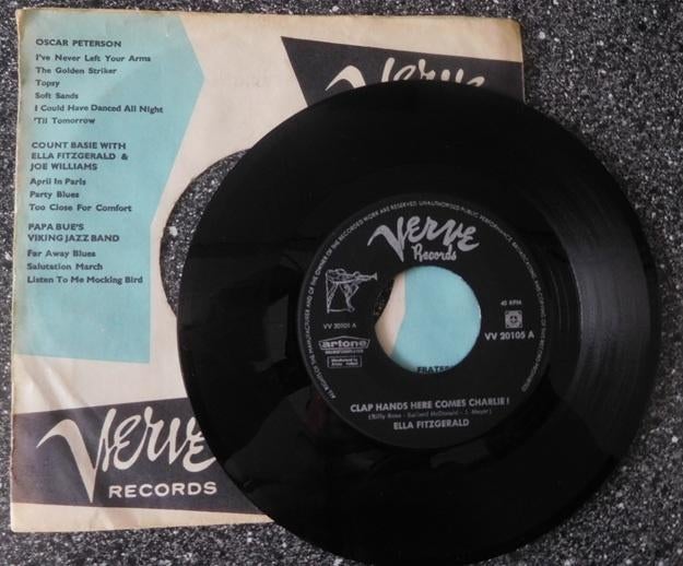 Ella Fitzgerald -clap hands here comes Charlie (vanaf € 2,00, Cd's en Dvd's, Vinyl Singles, 7 inch, Single, Ophalen of Verzenden