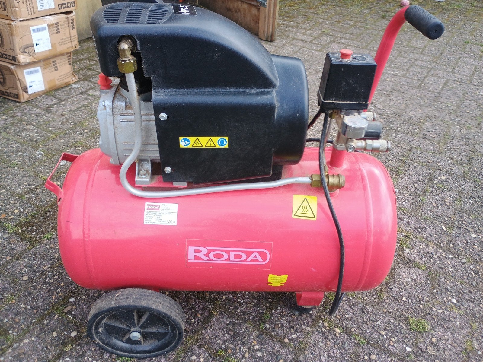 Roda Compressor 50 liter 220V - ZGAN, weinig gebruikt, Doe-het-zelf en Verbouw, Compressors, Ophalen, 6 tot 10 bar, Zo goed als nieuw