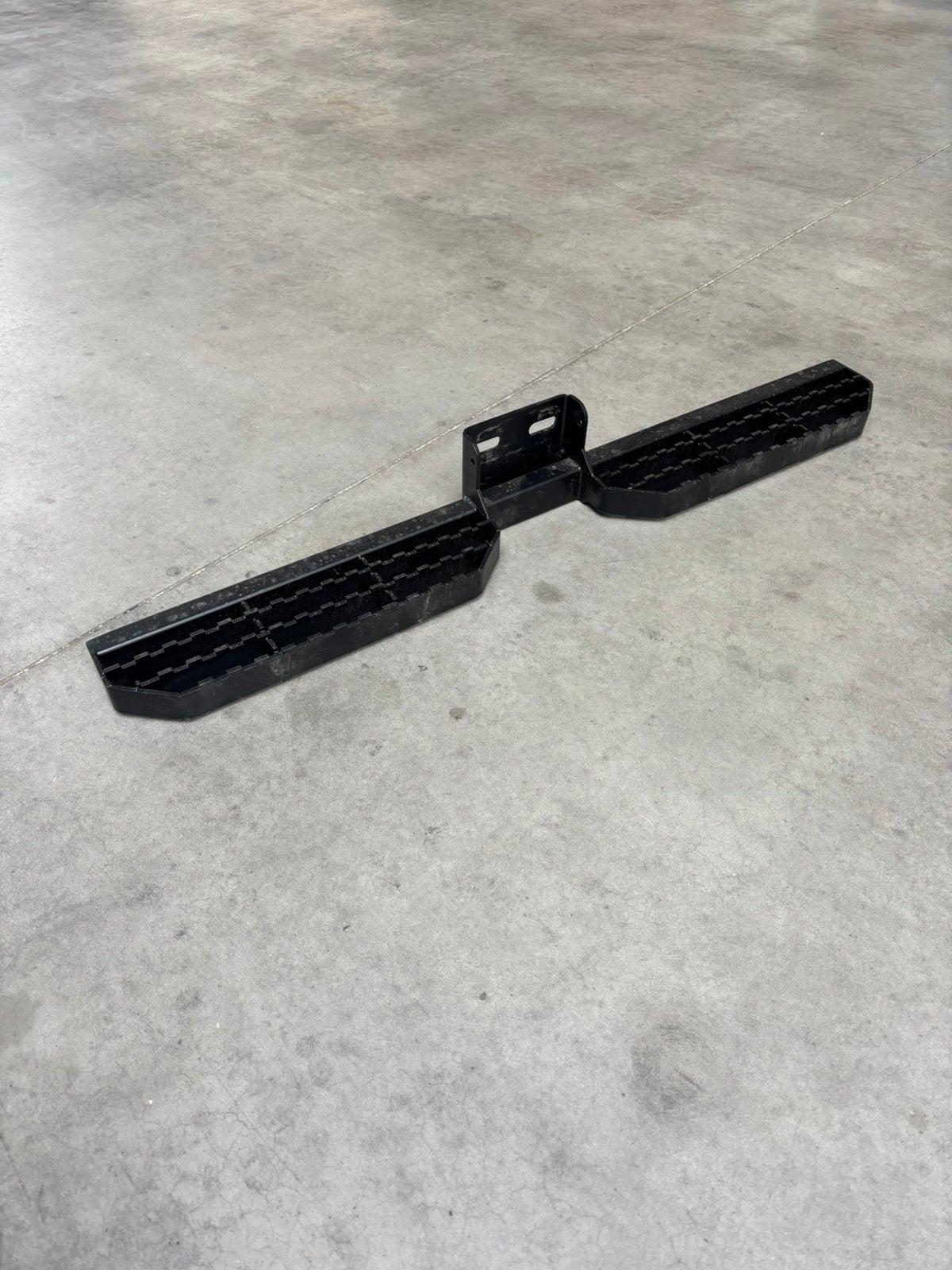 Mercedes Sprinter achteropstap / treeplank – zwart, Ophalen
