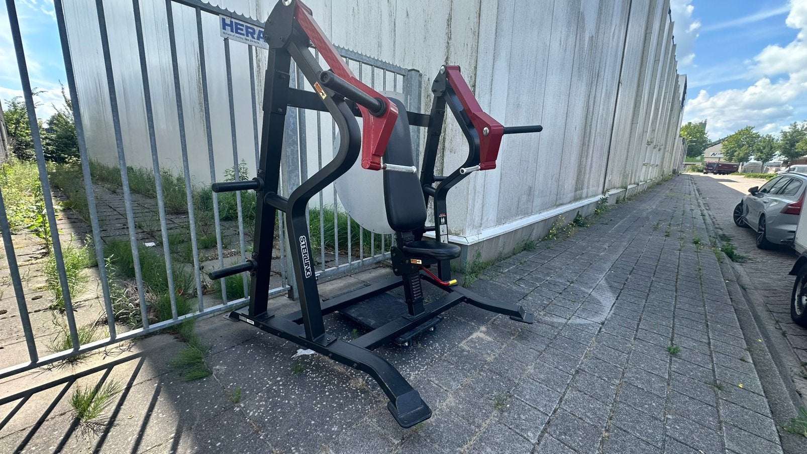 Sterling Shoulder Press Plate Loaded, Ophalen, Info@defitnessmakelaar.nl, Gebruikt, Sterling / Impulse