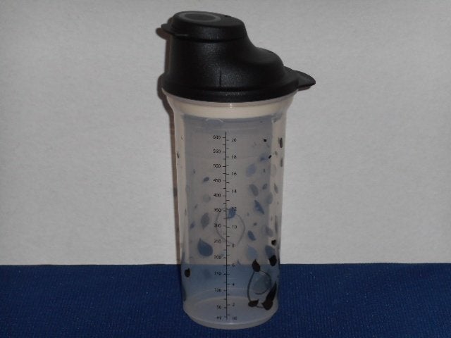 Tupperware Shaker 600 ml. Zwart/Goud, Ophalen of Verzenden, Nieuw, Overige typen, Met deksel