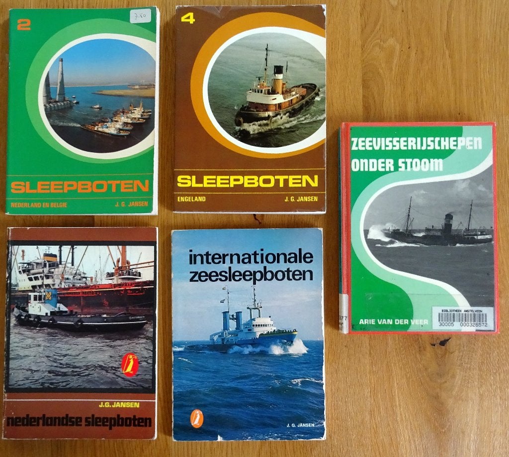 4 X Nederlandse Sleepboten en 1 X Zeevisserijschepen stoom, Ophalen of Verzenden, Gelezen, J.G. Jansen  en Arie van der Veer