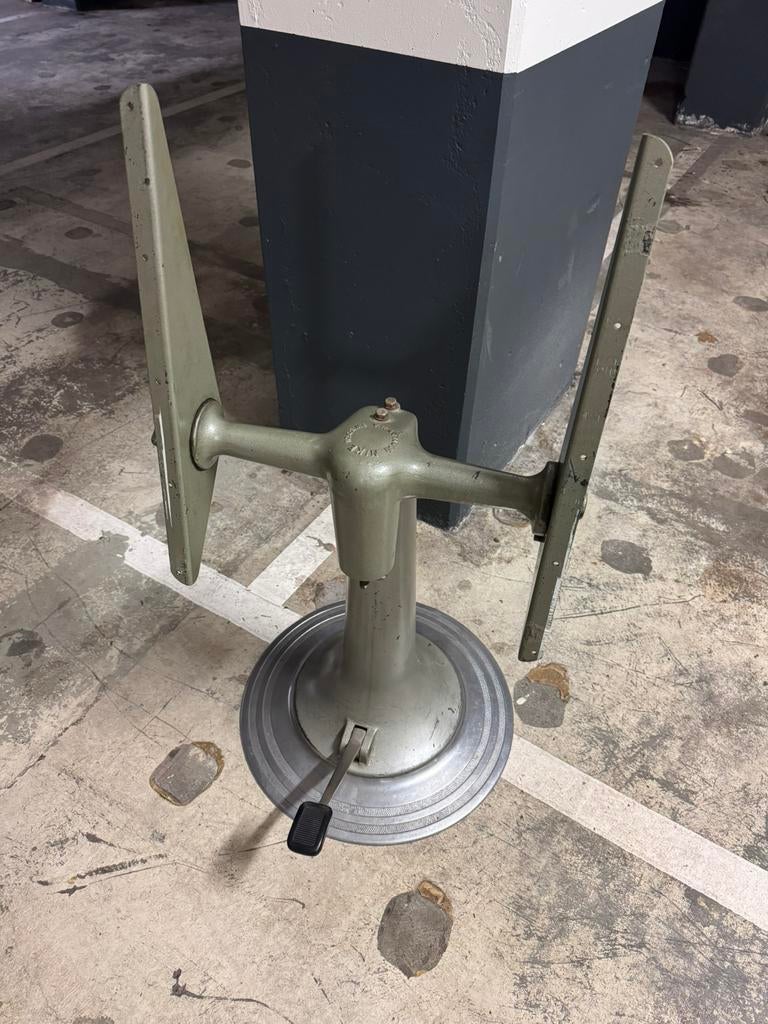 Lage Model Nike Eskiltuna Hydraulische voet!! Zeldzaam, Ophalen