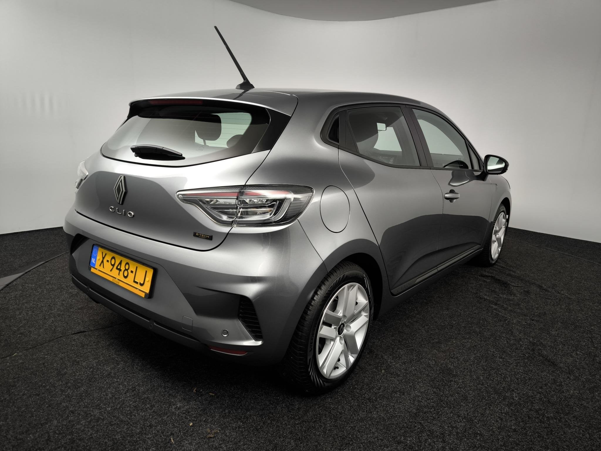 Renault Clio 1.6 E-Tech Full Hybrid 145 evolution | Navigati, Auto's, Stof, Gebruikt, Bedrijf, Hybride Elektrisch/Benzine