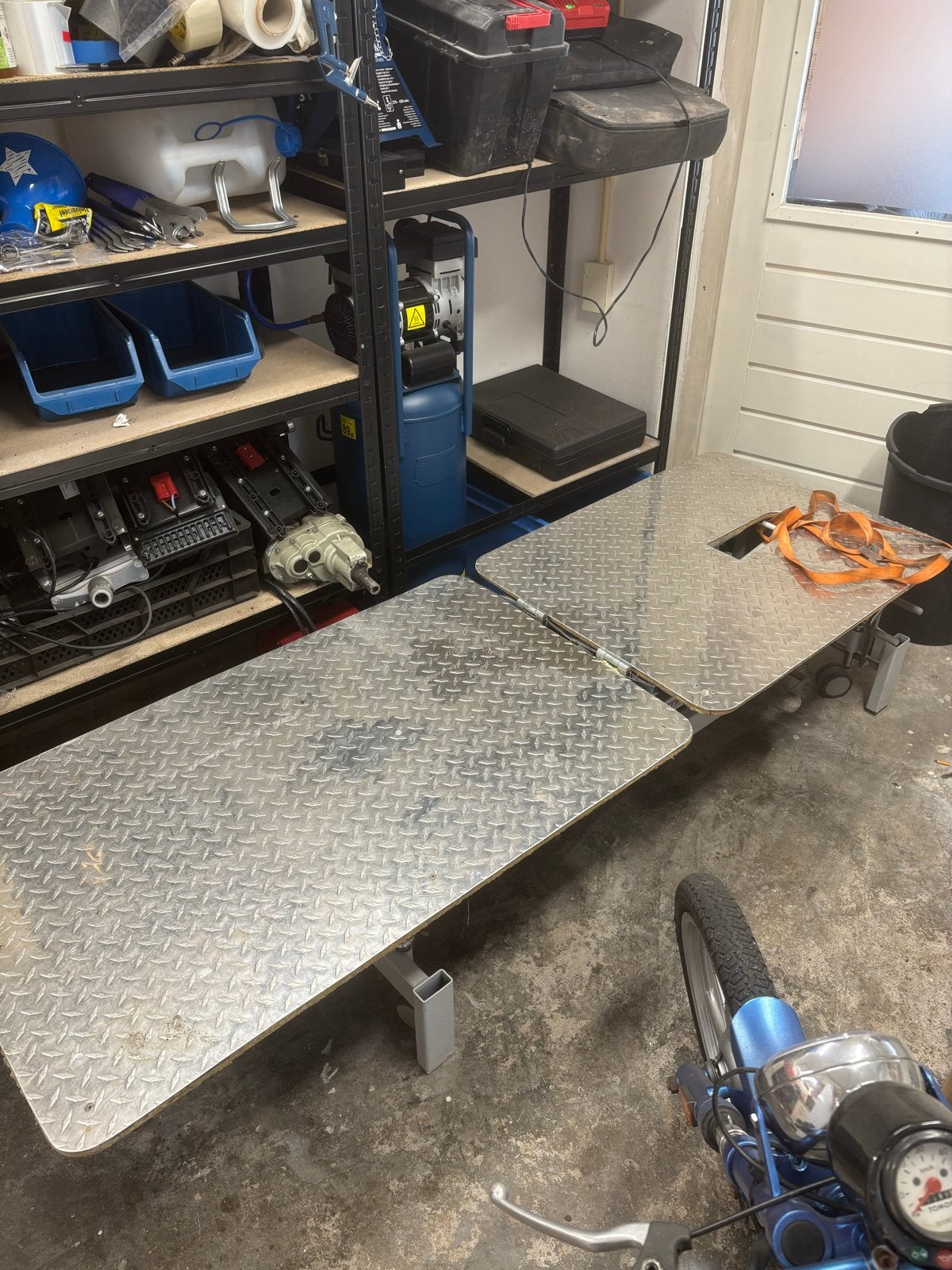 Hydraulische Werkbrug voor Motorfietsen/Scooters, Ophalen, Gebruikt