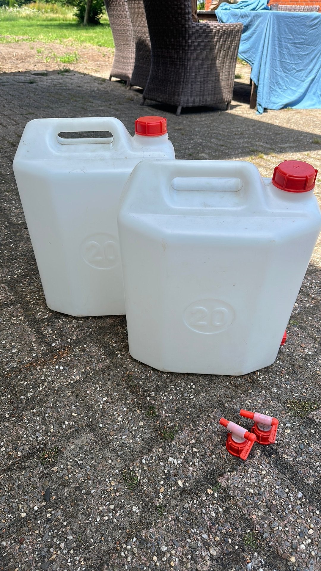 2x 20liter waterkannen / watercontainer met kraantje, Ophalen of Verzenden