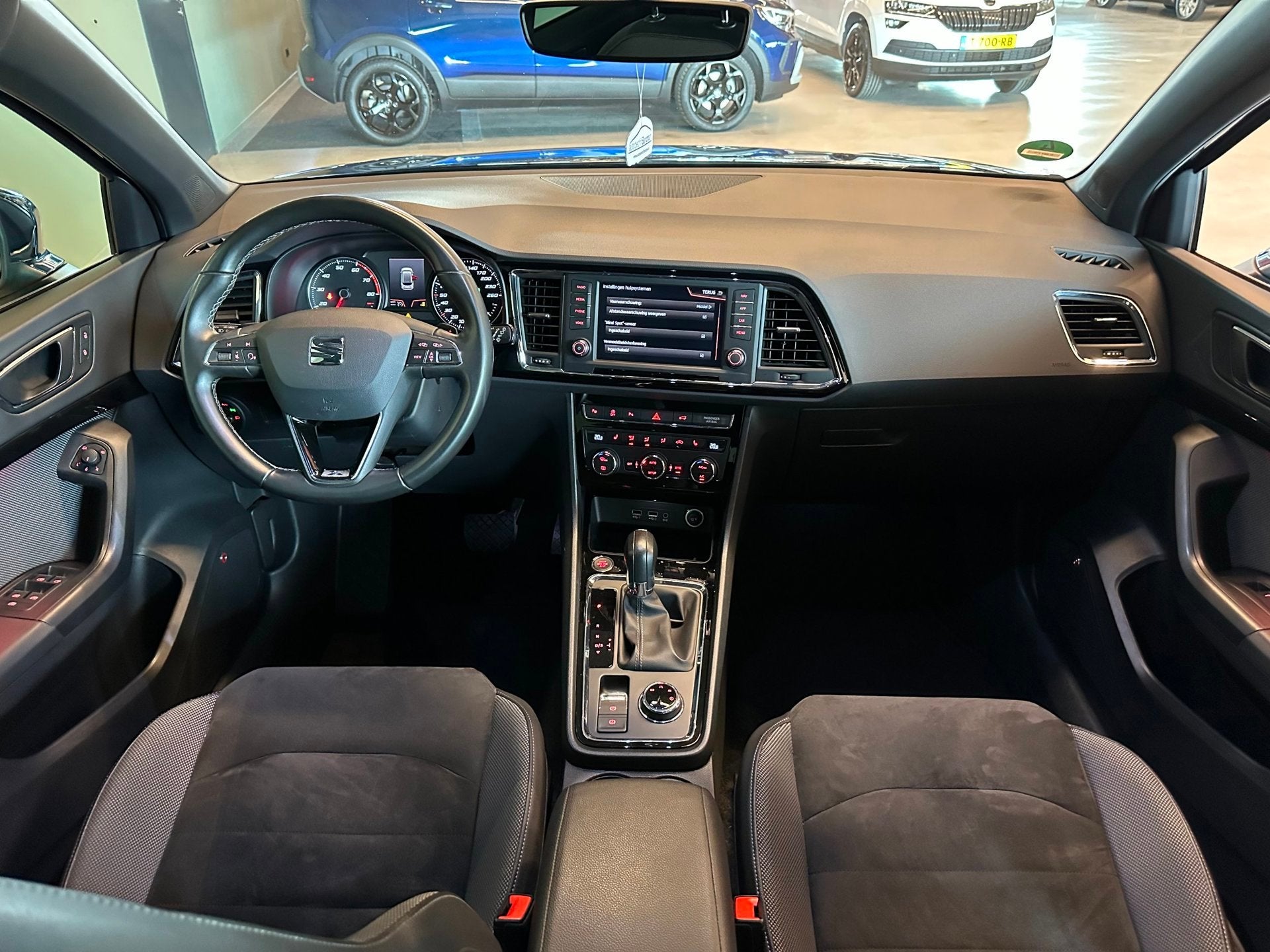 Seat Ateca 1.5 TSI AUTOMAAT XCELLENCE BUSINESS INTENSE|CLIMA, Auto's, Seat, 4 cilinders, Blauw, Bedrijf, Grijs