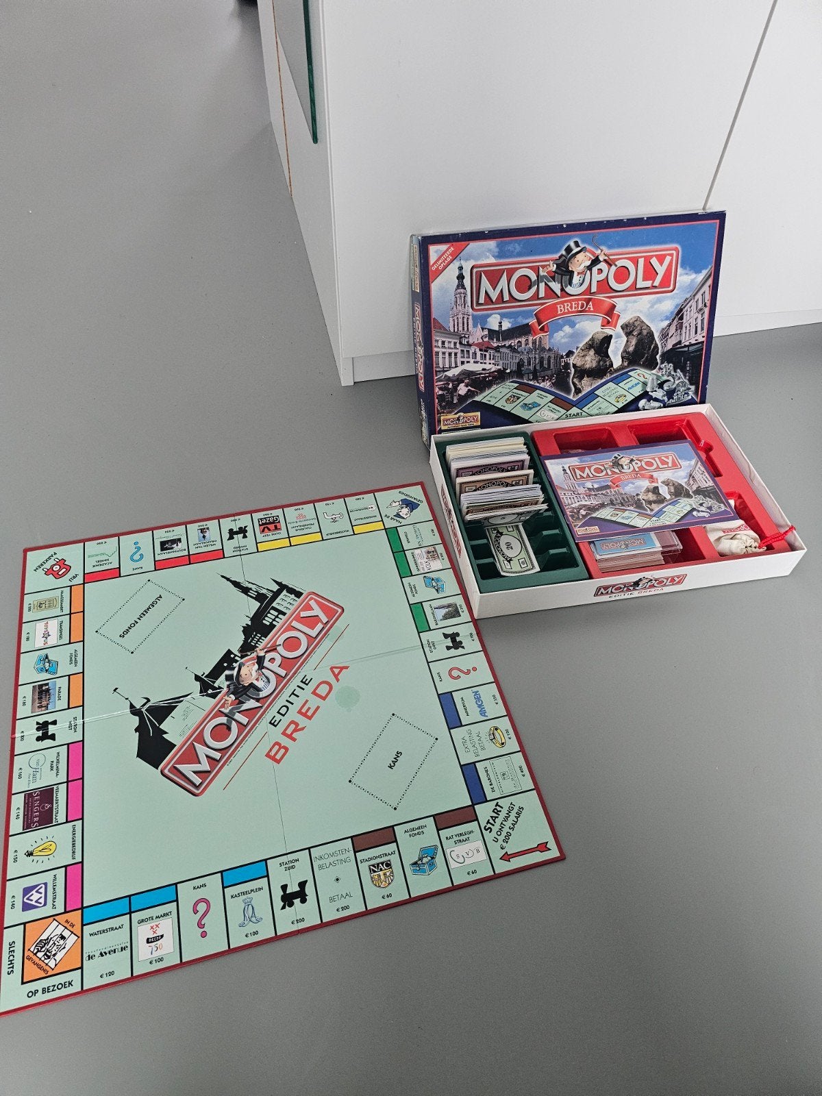 monopoly Breda 1e editie, Ophalen of Verzenden, Zo goed als nieuw