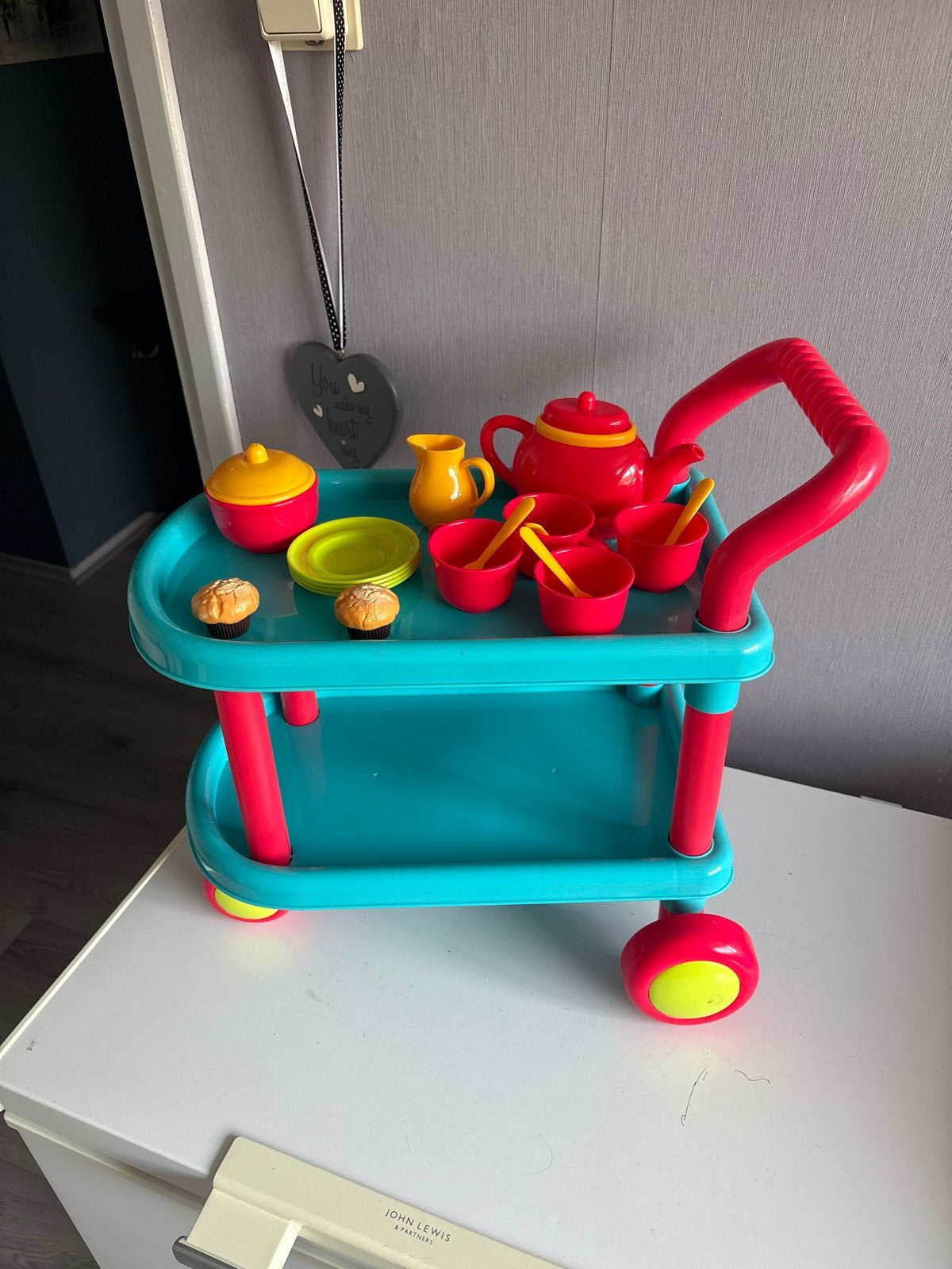 Leuke speelgoed thee trolley met theeservies, Ophalen, Gebruikt, Jongen of Meisje