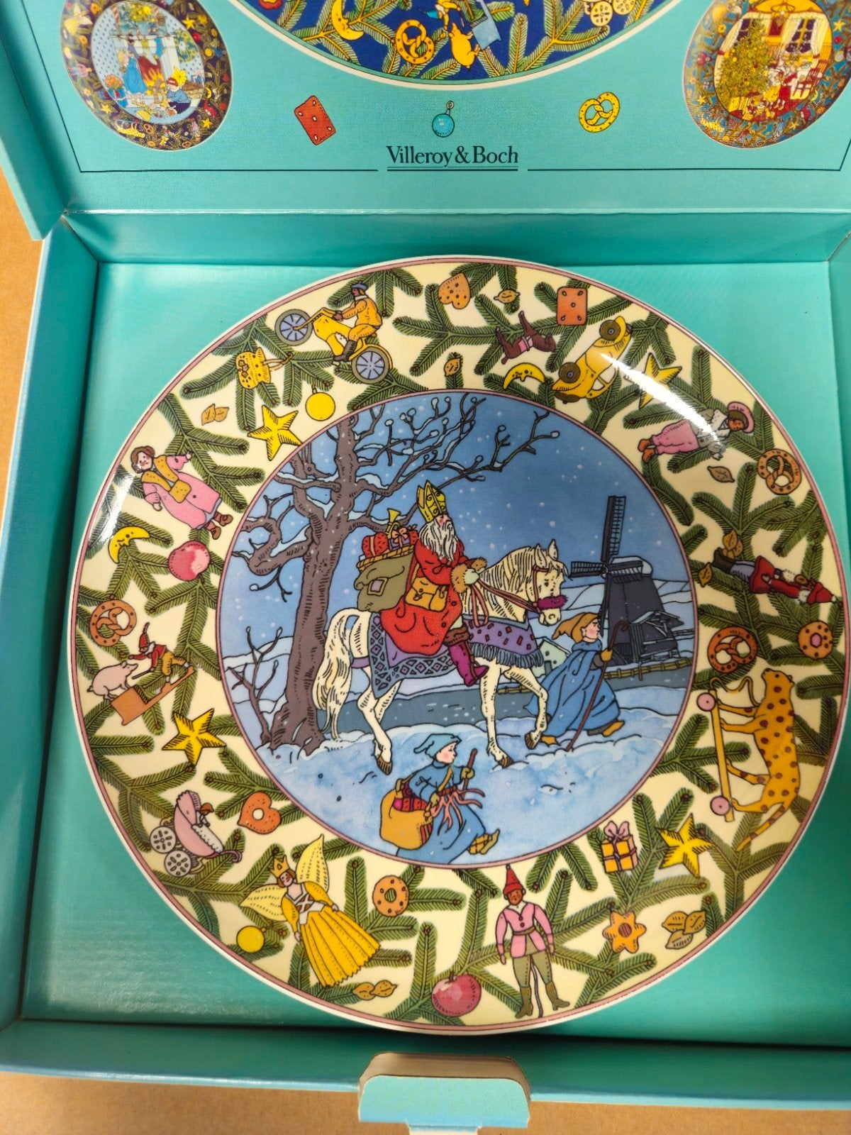 Villeroy & Boch Kerstbord 'Christmas in Europe' Sinterklaas, Ophalen of Verzenden, Nieuw, Porselein, Bord of Schaal