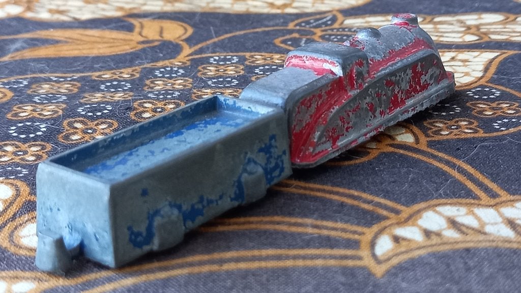 Locomotief en wagon zeldzaam antiek Engels speelgoed van tin, Ophalen of Verzenden