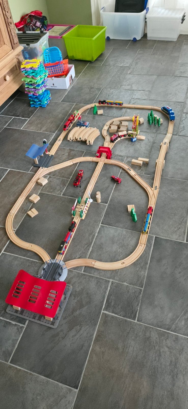 Grote houten spoorbaan met elektrische trein en accessoires, Ophalen, Gebruikt, Overige typen