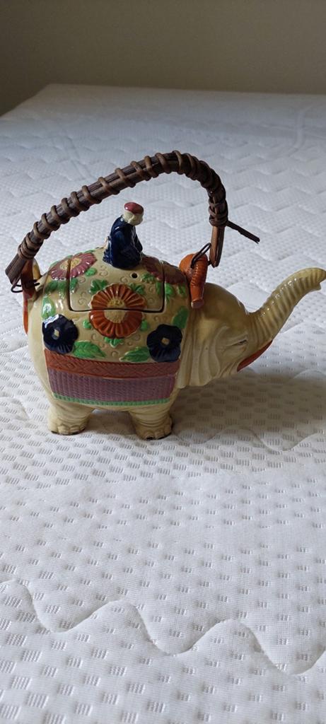 Vintage theepot, Antiek en Kunst, Antiek | Porselein, Ophalen of Verzenden