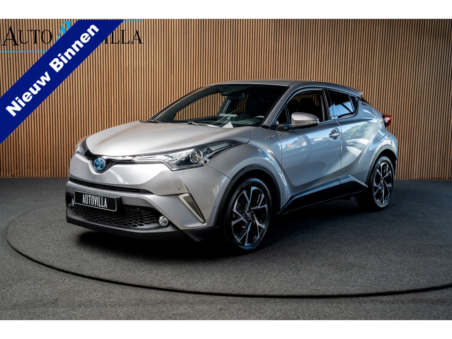Toyota C-HR 1.8 Hybrid Dynamic Sport (bj 2019, automaat), Gebruikt, 4 cilinders, Origineel Nederlands, Bedrijf