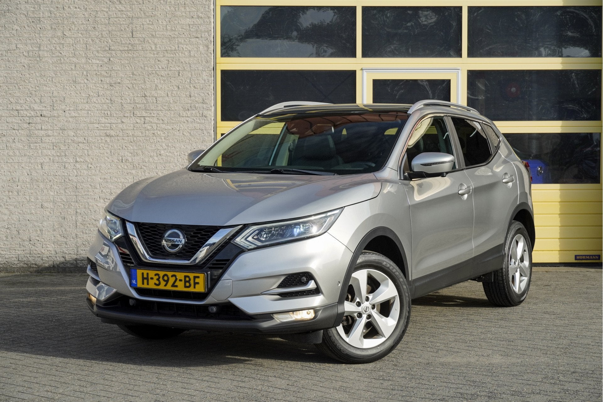 Nissan QASHQAI 1.3 DIG-T 141PK! Business Edition BJ2020 Lmv, Auto's, Voorwielaandrijving, Dealer onderhouden, 687 kg, Gebruikt