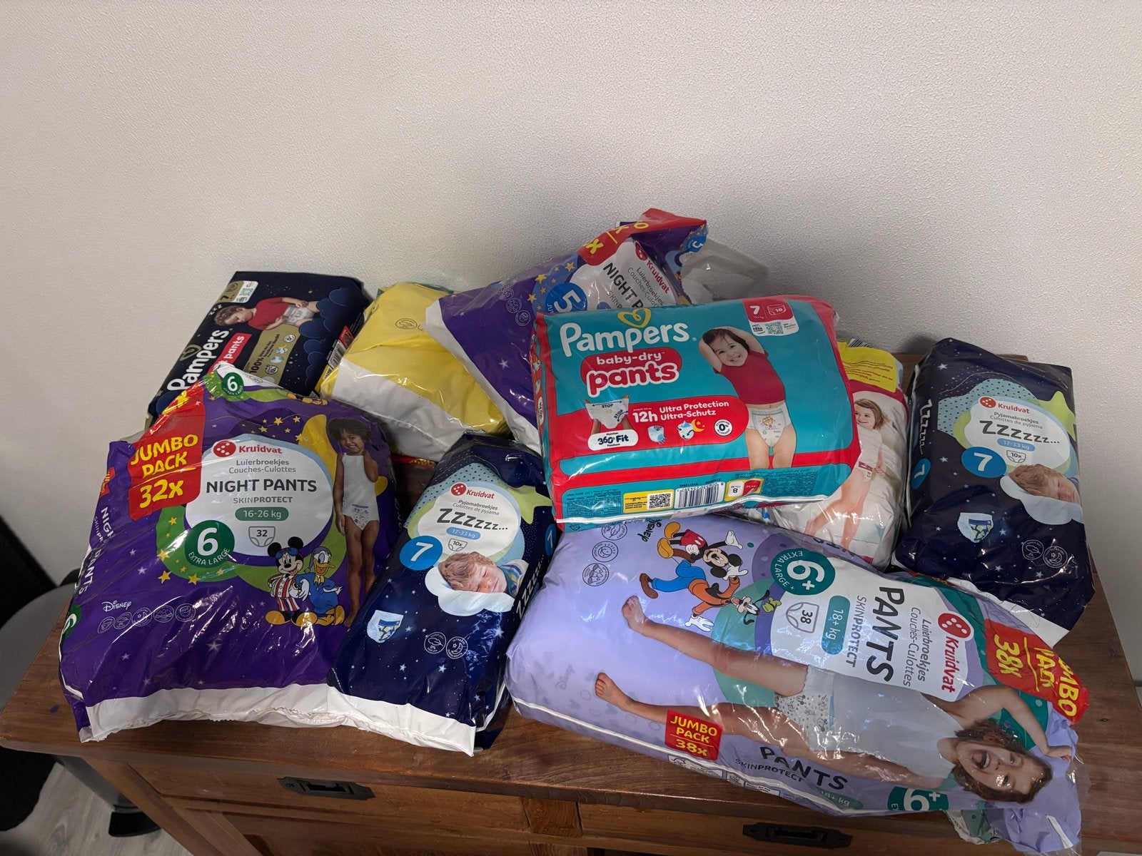 Grote partij luiers en luierbroekjes (Pampers, Kruidvat), Ophalen, Nieuw