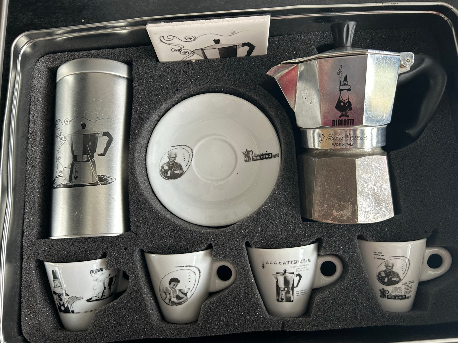 Bialetti Moka Express koffiezetapparaat met 4 kopjes, Gebruikt, Overige merken, Ophalen of Verzenden, Modern