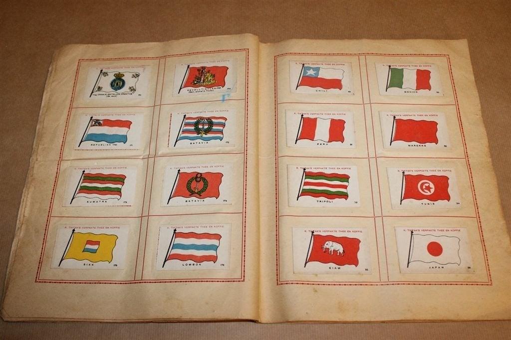 Zeldzaam Vlaggen-Album K. Tiktak ca. 1920 — 238/240, Boeken, Ophalen of Verzenden, Gelezen
