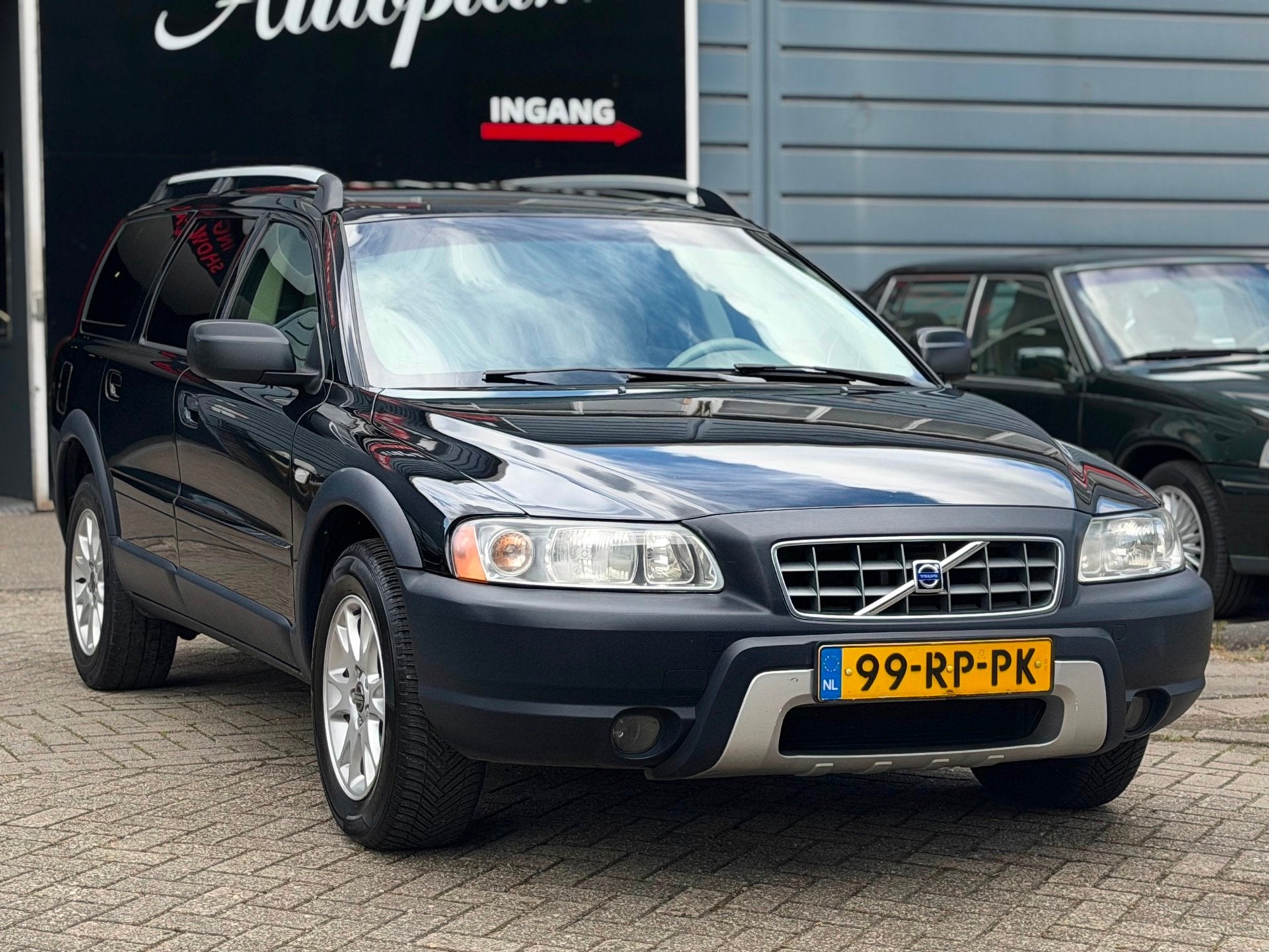 Volvo XC70 2.5 T Momentum AUTOMAAT STOELVERW/LEDER/CRUISE/YO, Stoelverwarming, Beige, XC70, Vierwielaandrijving