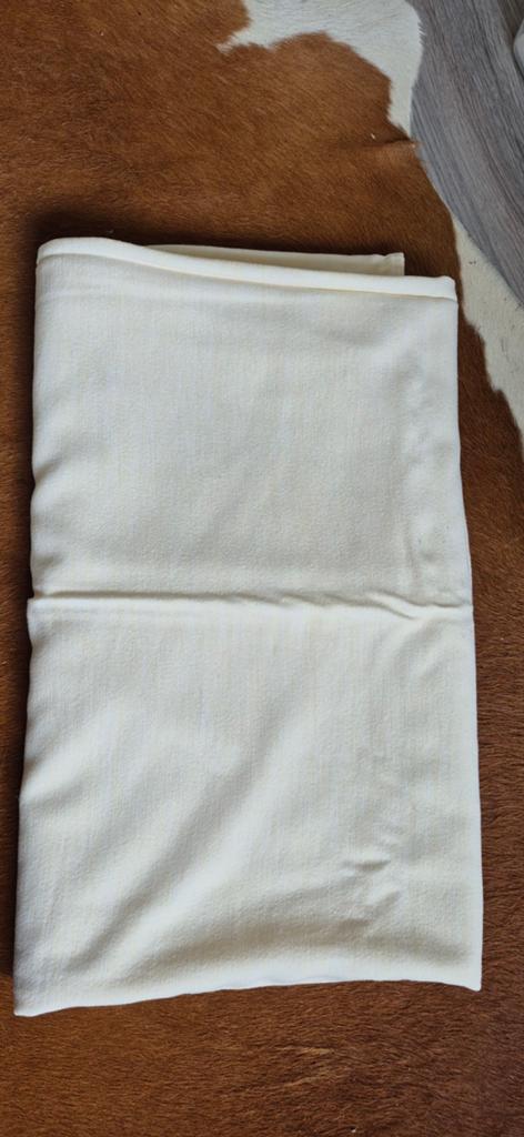 Crèmekleurig tafelkleed, Gebruikt, 100 tot 150 cm, Ophalen of Verzenden, Crème