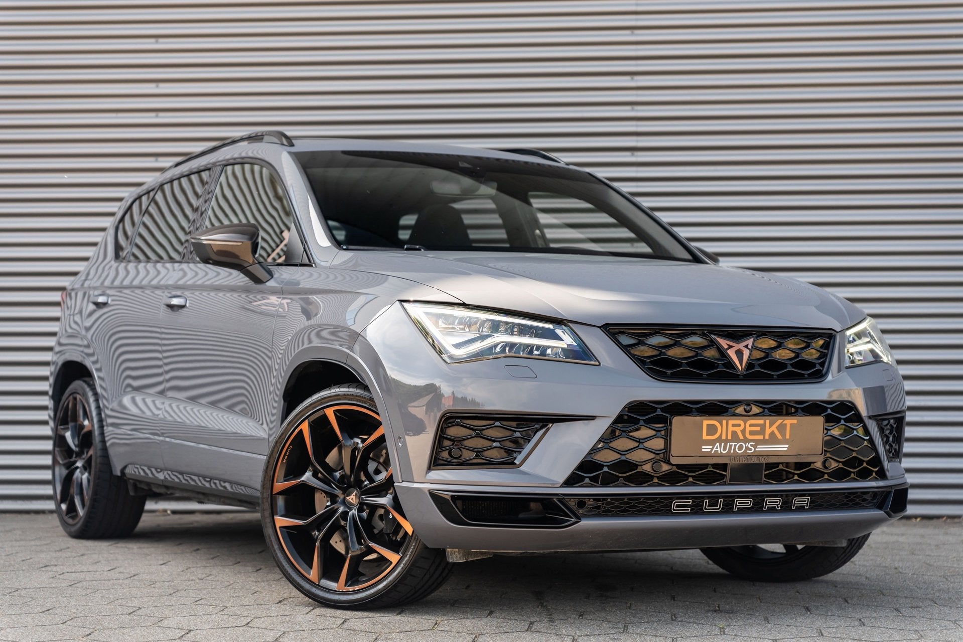 CUPRA Ateca 2.0 TSI 4DRIVE LIMITED AKRA CARBON PANO BREMBO, Auto's, Automaat, Dealer onderhouden, Gebruikt, Zwart