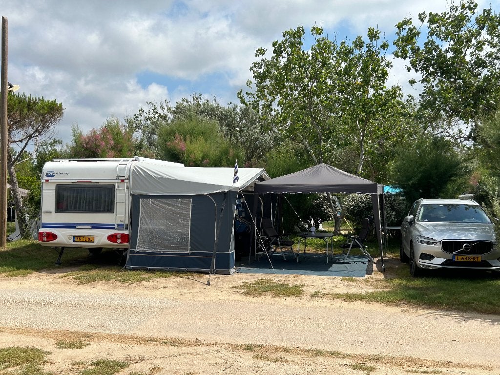 Hobby 460 UFE incl. vaste luifel, voortent & losse luifel, Caravans en Kamperen, Schokbreker, Rondzit, Hobby, Particulier