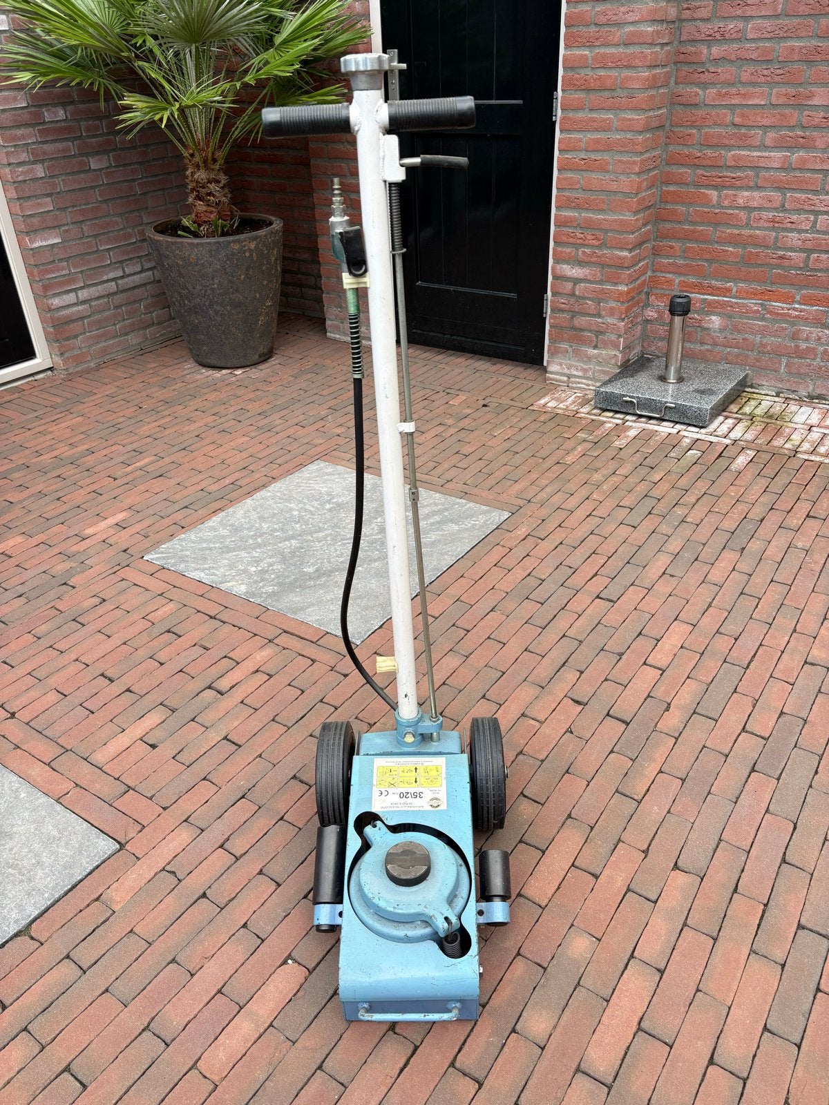 Omega Air Hydraulische Telescopische Krik 35/20 Ton, Ophalen, Gebruikt