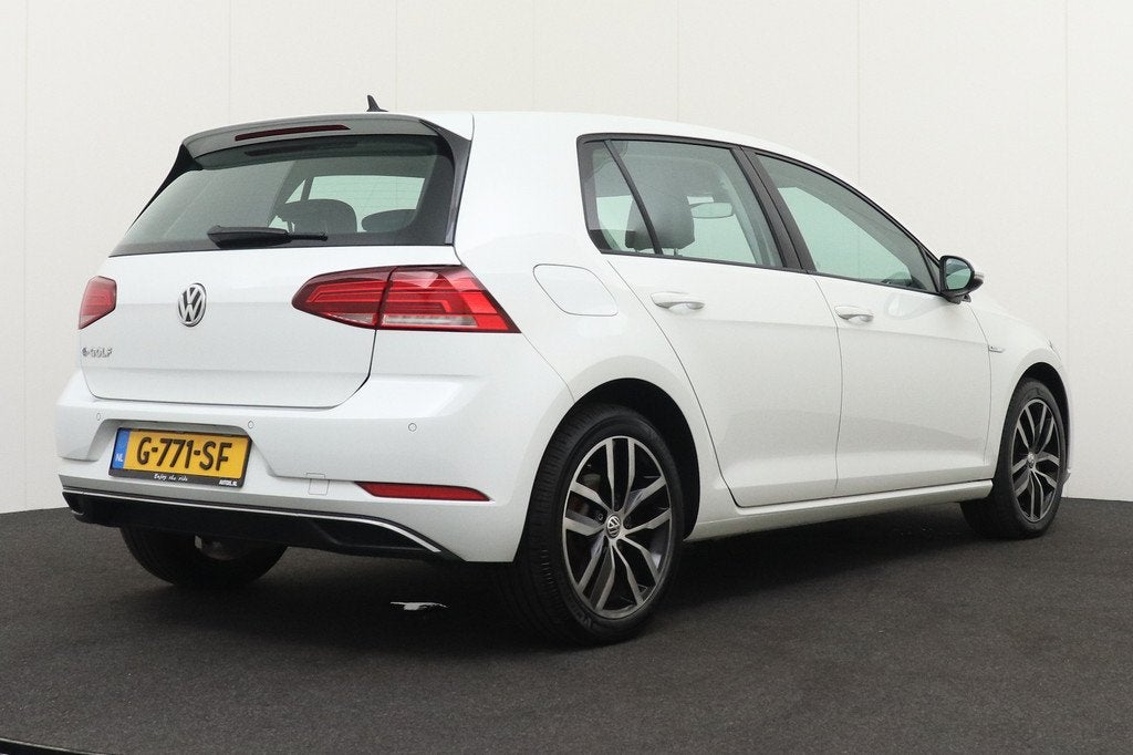 Volkswagen e-Golf E-DITION 92%SOH Warmtepomp Digi.Dashboard, Auto's, Volkswagen, 136 pk, Gebruikt, Zwart, 231 km