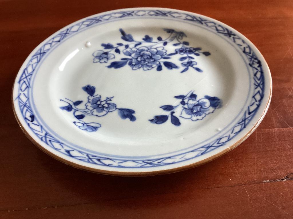 Uniek exemplaar QiangLong (1661-1992) klein bord: 18e eeuws, Antiek en Kunst, Ophalen of Verzenden