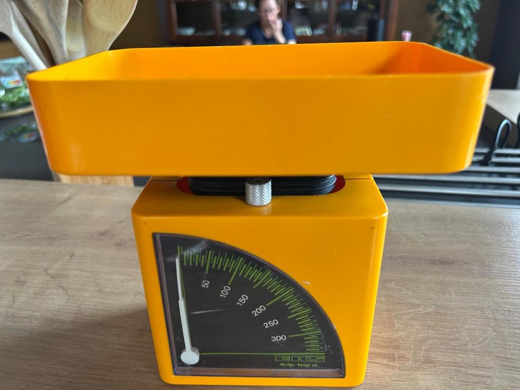 Vintage EKS Keukenweegschaal - Geel, Analoog, Witgoed en Apparatuur, Weegschalen, Keukenweegschaal, Ophalen of Verzenden, Gebruikt