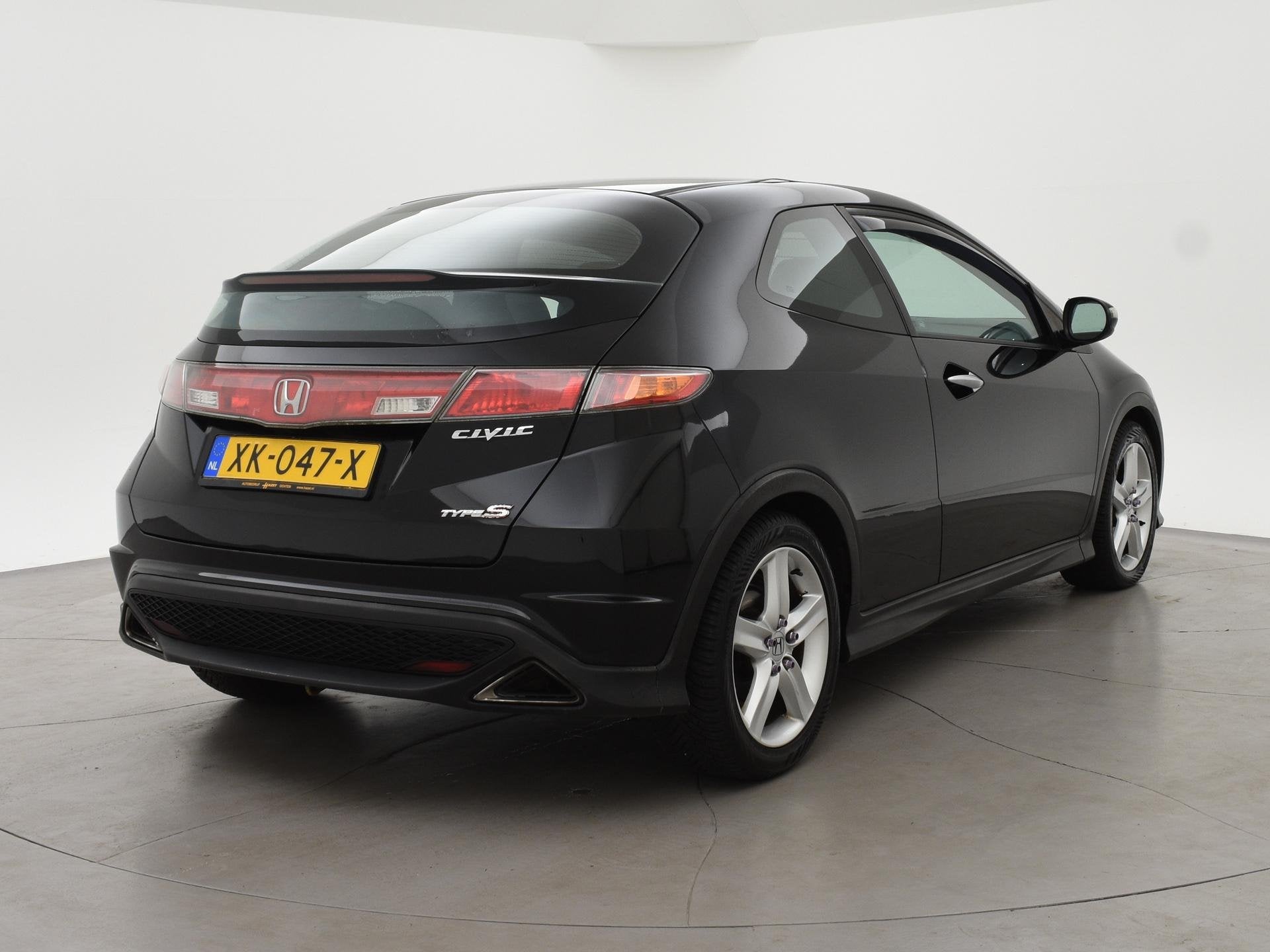 Honda Civic 1.8 140 PK TYPE S + 17 INCH | SPORTSTOELEN, Voorwielaandrijving, 15 km/l, Gebruikt, 4 cilinders