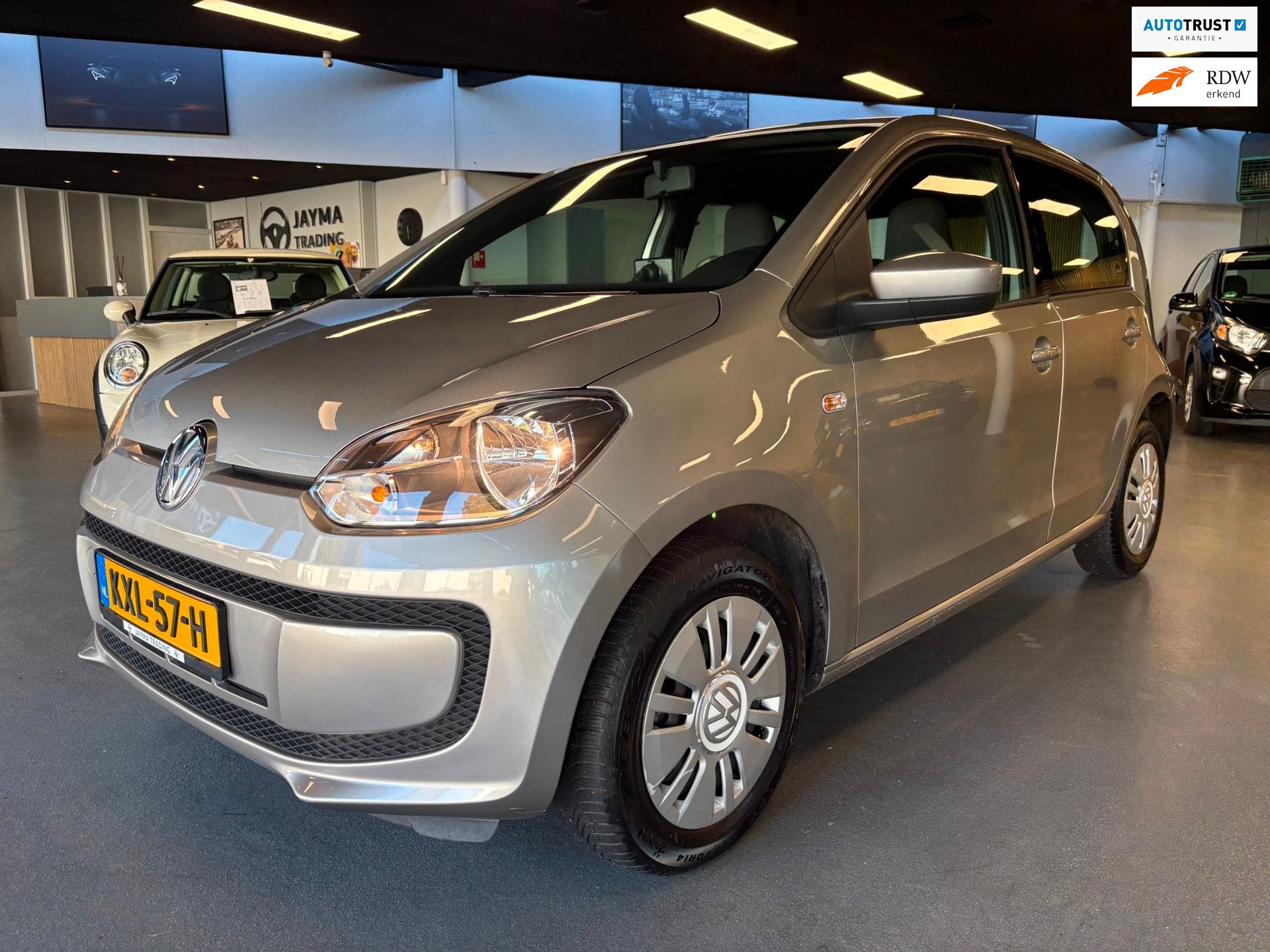 Volkswagen UP! 1.0 cheer up!, Dealer onderhouden, Stof, Gebruikt, 23 km/l