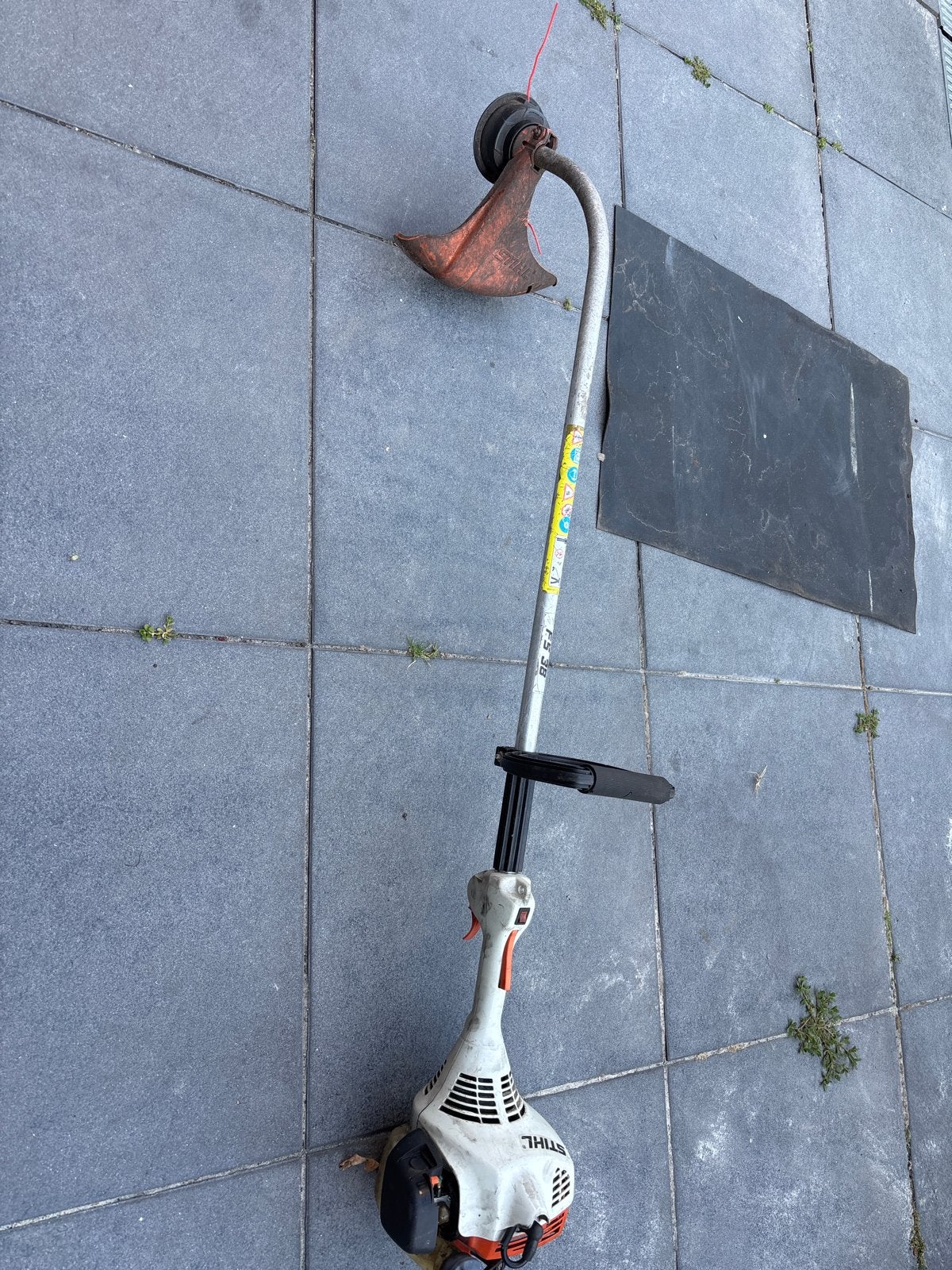 Stihl FS 38 Benzine Grastrimmer - Perfect voor Tuinonderhoud, Tuin en Terras, Cirkelmaaier, Gebruikt, Minder dan 30 cm, Ophalen of Verzenden