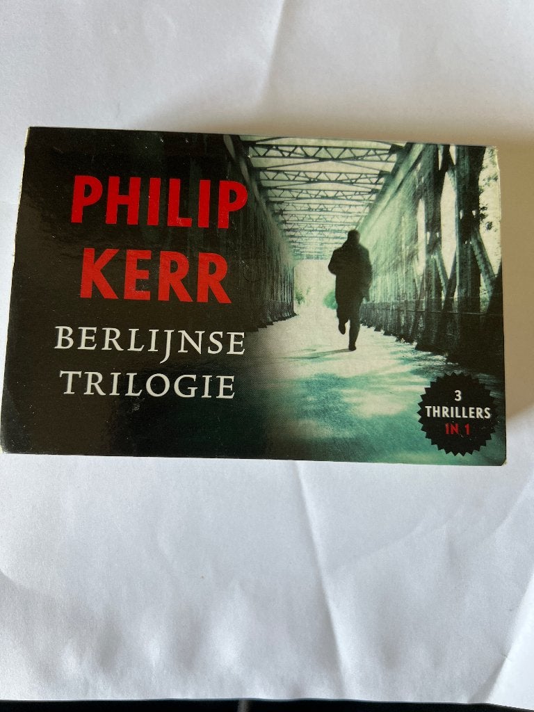 Philip Kerr – Berlijnse trilogie Dwarsligger 224, Ophalen of Verzenden, Zo goed als nieuw, Philip Kerr