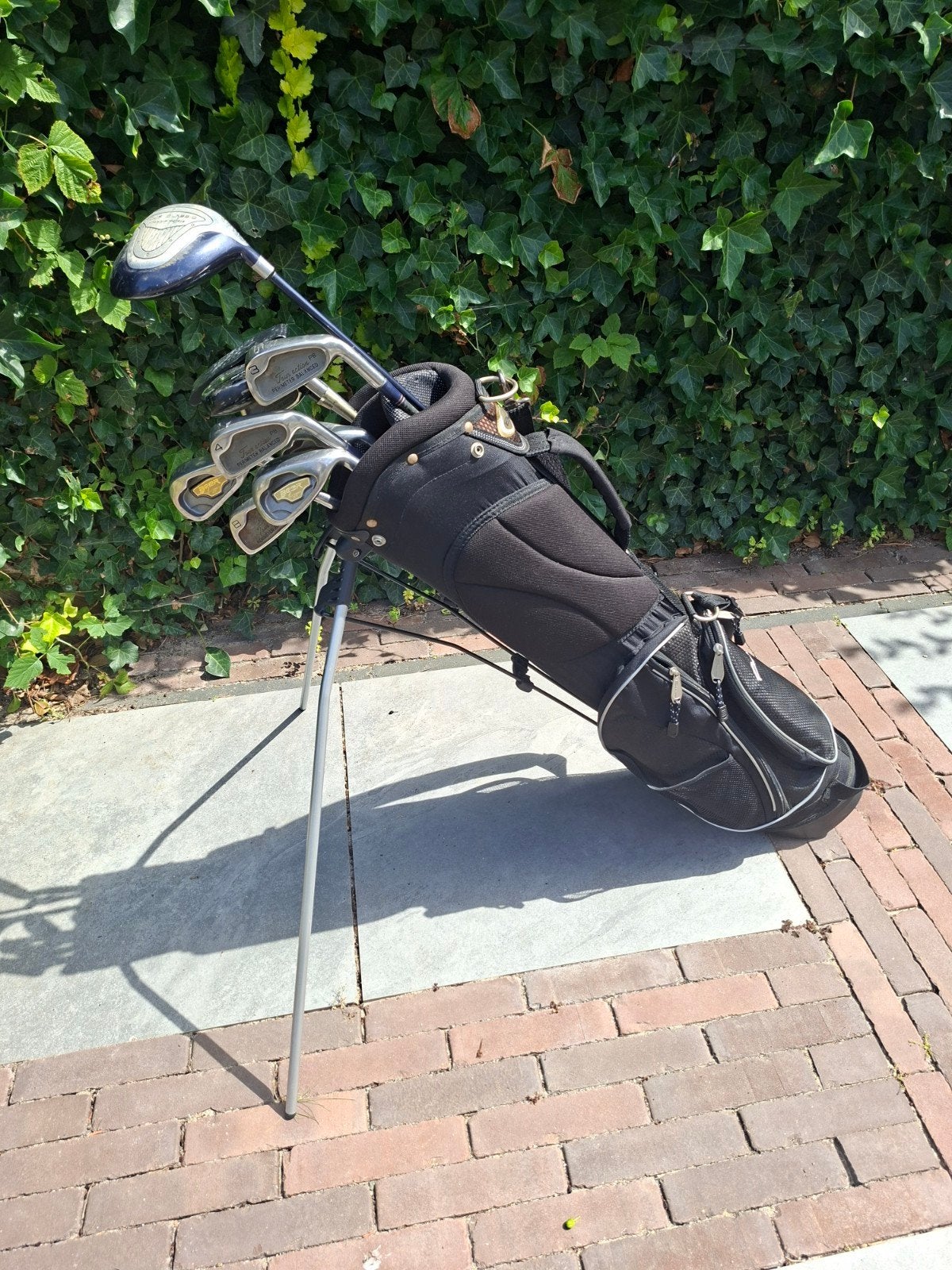 Mooie golfset - golftas met toebehoren  - rechtshandig, Ophalen of Verzenden, Gebruikt, Set