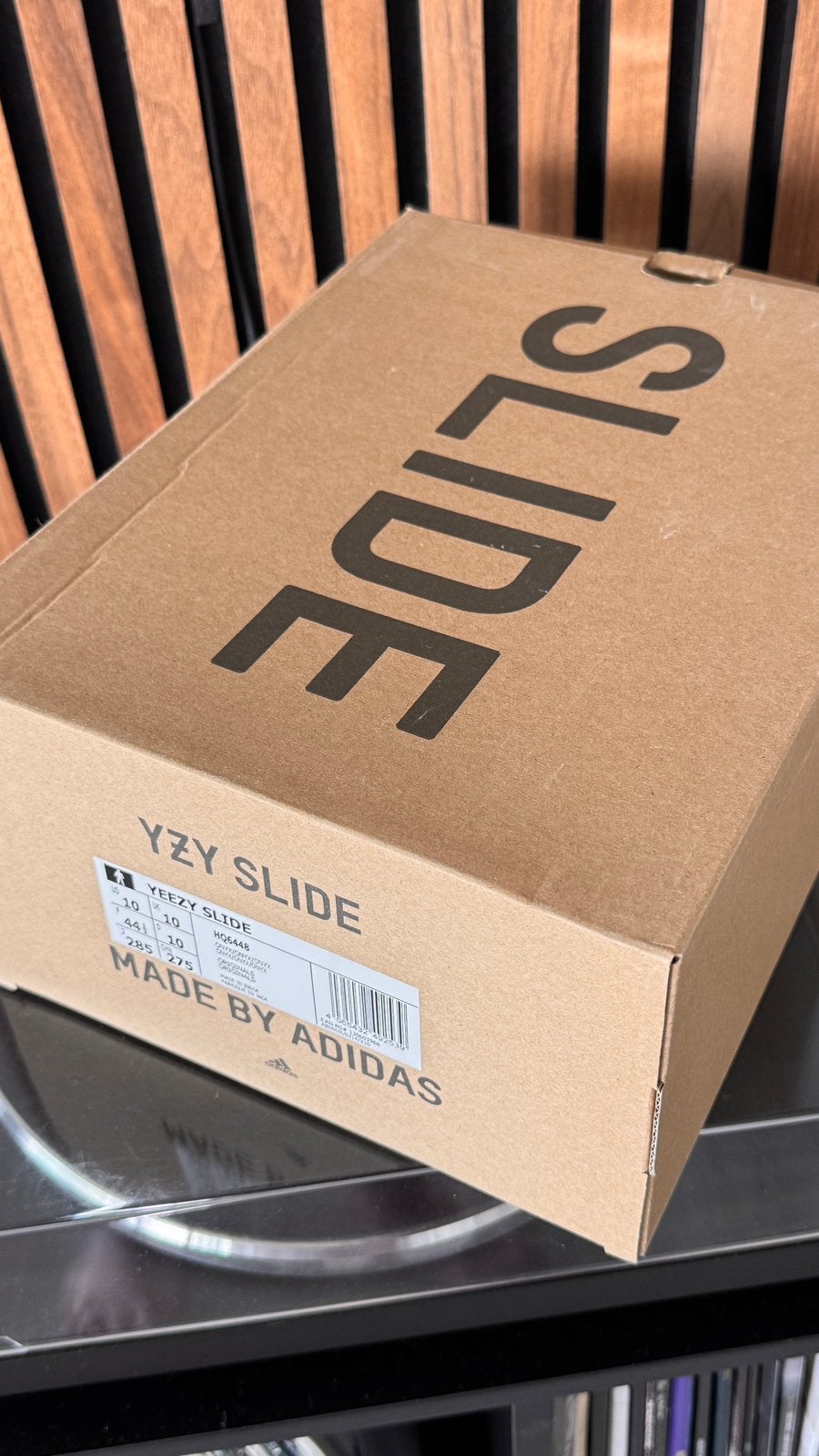 Yeezy slide, Slippers, Verzenden, Zwart, Zo goed als nieuw