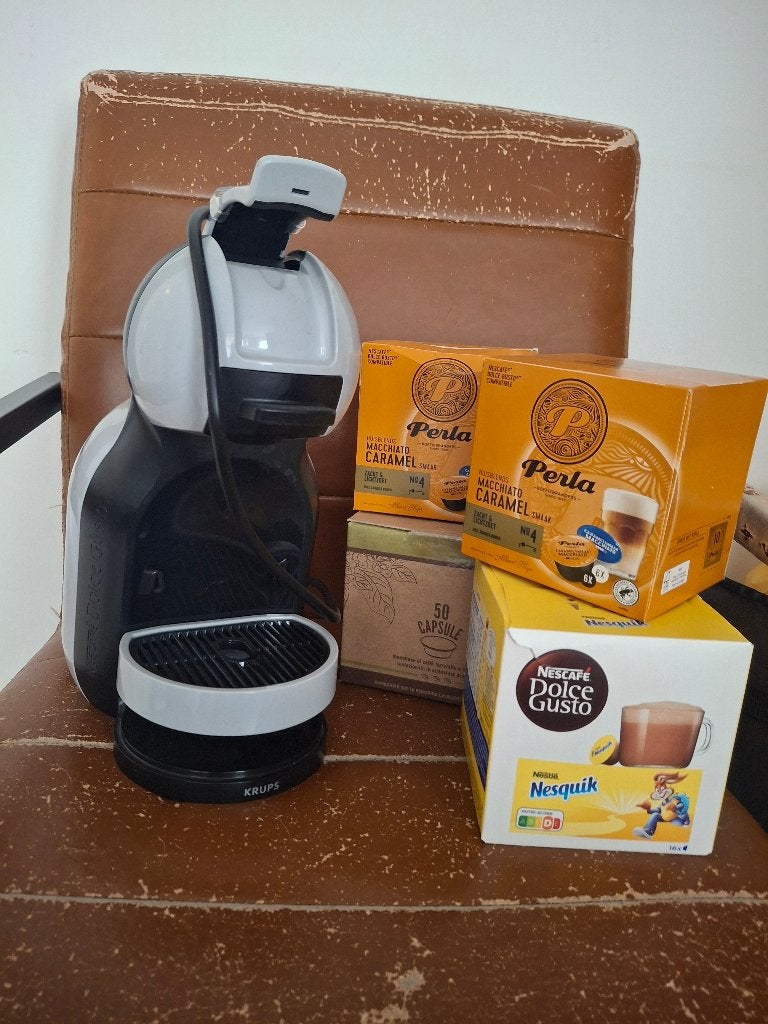 Goed werkende koffiezetapparaat, Ophalen, Zo goed als nieuw, Koffiemachine, Koffiepads en cups
