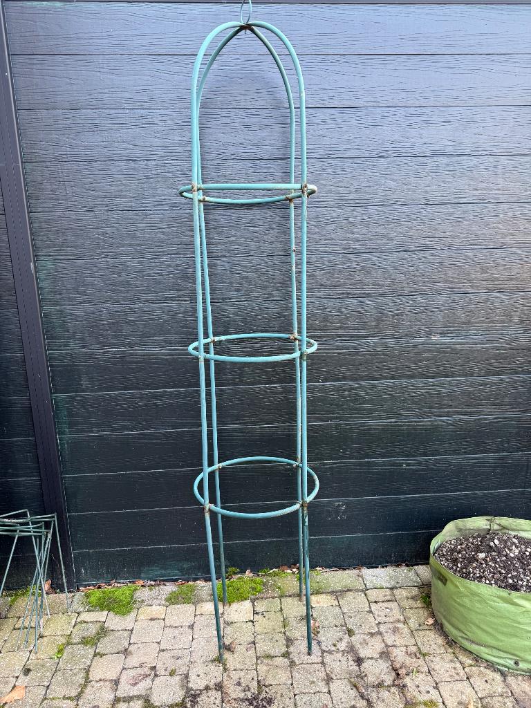 Klimplant rek,  obelisk, Ophalen, Gebruikt