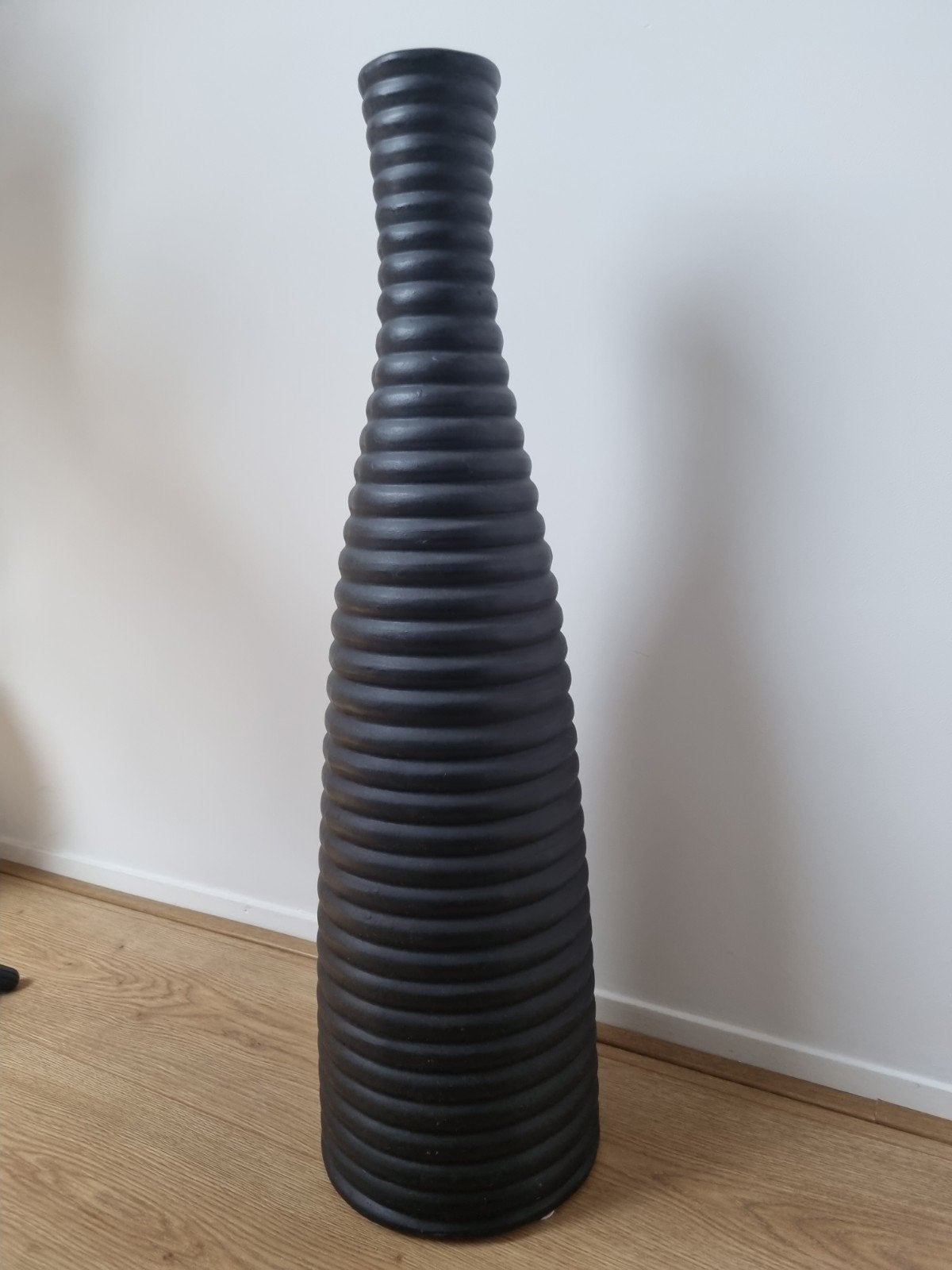 IKEA HAVTORN FÄRM vaas, zwart mat, 90 cm, limited edition, Huis en Inrichting, Ophalen, Gebruikt, Met patroon/structuur, Zwart
