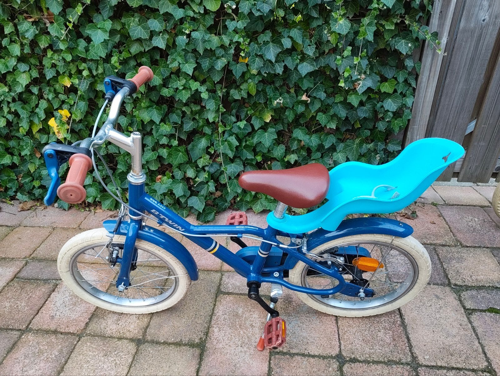 B'TWIN 900 City Kinderfiets 16 inch Blauw (4,5-6 jaar), Fietsen en Brommers, Ophalen, B'TWIN, Zijwieltjes, Velgrem