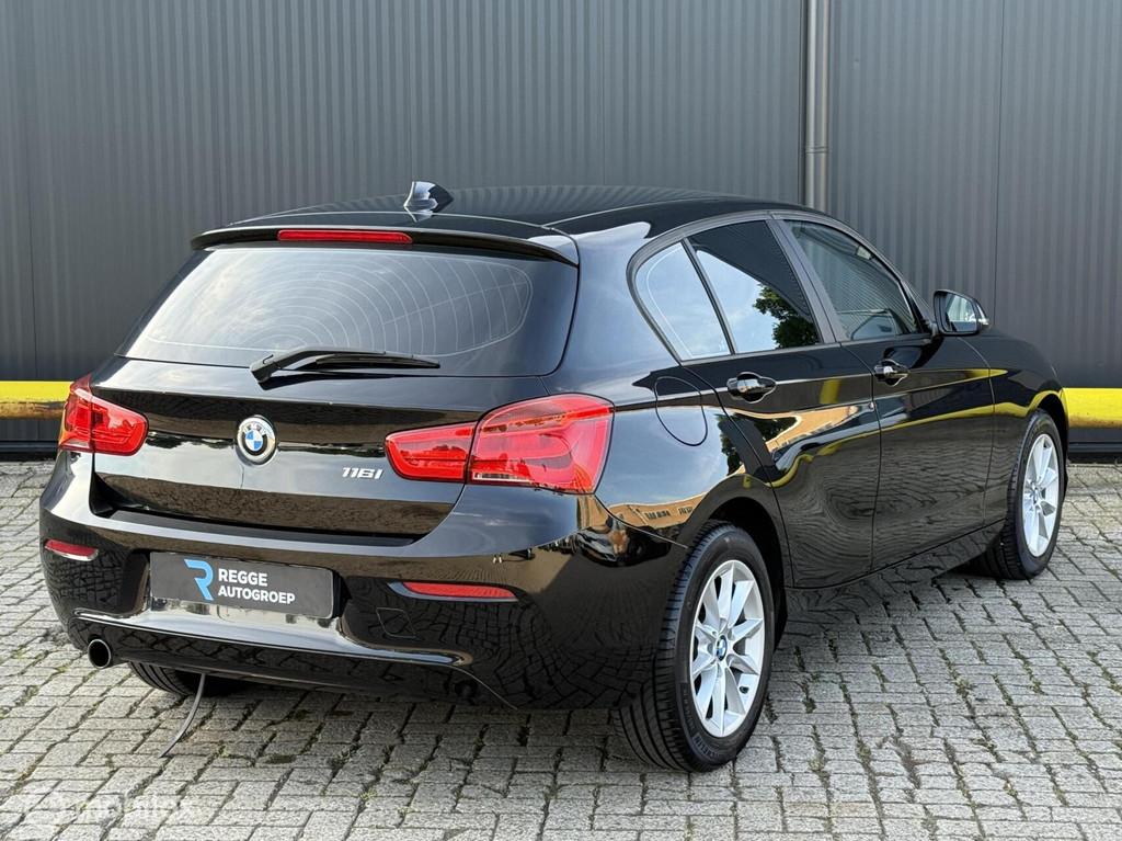 BMW 1-serie 116i High Executive NAVI, Auto's, 1-Serie, Achterwielaandrijving, Euro 6, Zwart