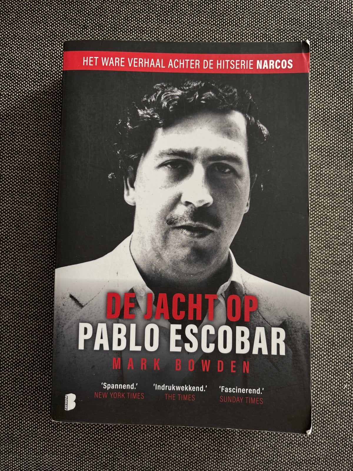 De Jacht op Pablo Escobar - Het ware verhaal achter Narcos, Ophalen of Verzenden, Zo goed als nieuw, Overige
